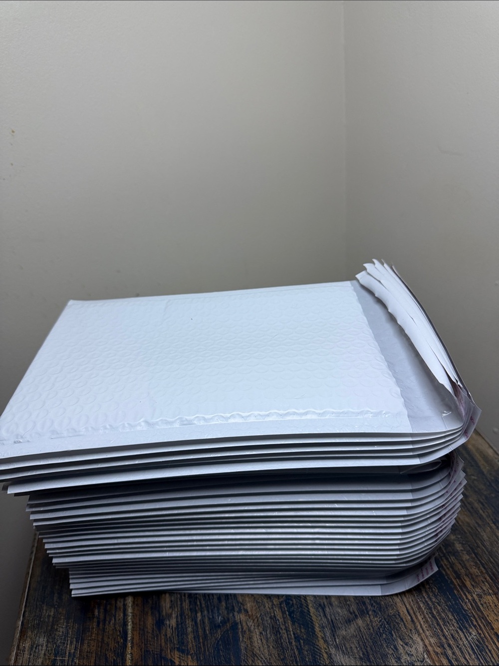 30 White Bubble Mailers - Pack of Protective Shipping Envelopes